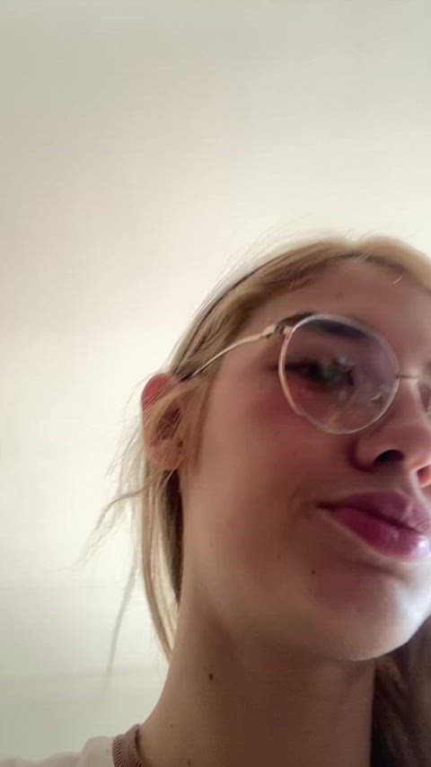 braless colombian cute glasses tiktok tik-tok clip