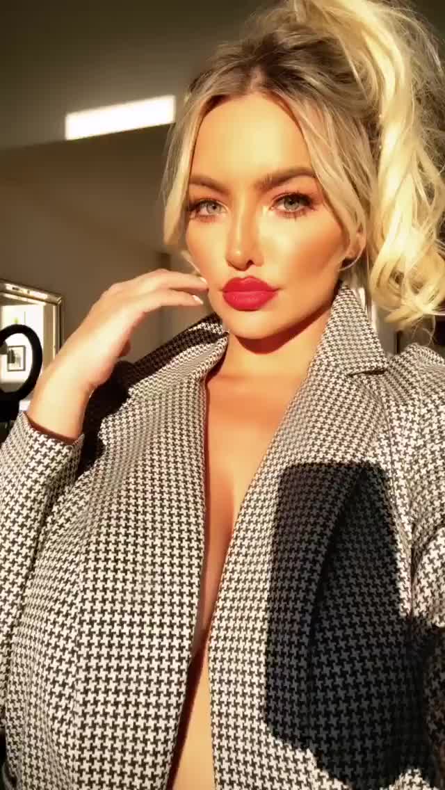 lindseypelas - 1566438712117