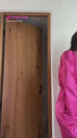 babe pretty shaking swapping tiktok twerking clip
