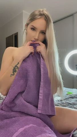 Blonde Fingering Fitness Pussy Pussy Lips clip