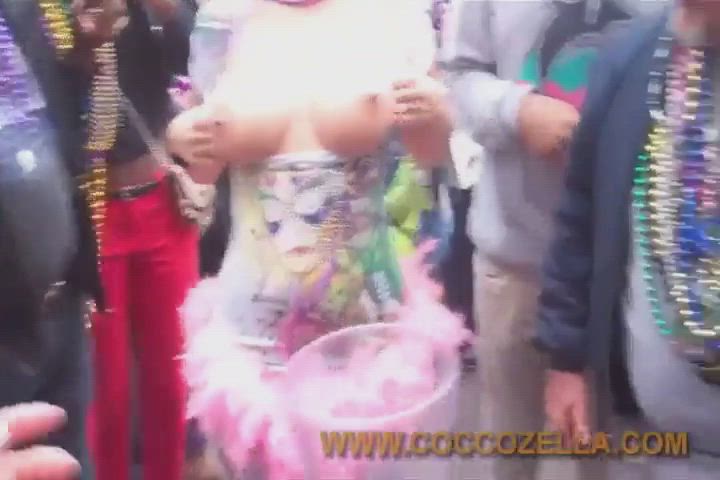 Flashing MILF Party clip