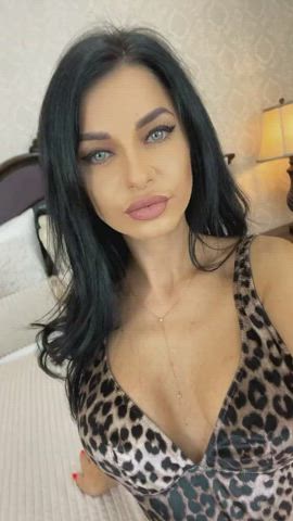 anisyia big tits brunette teen clip