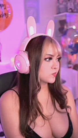 big tits dancing tits clip