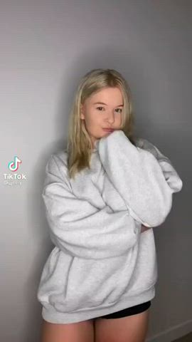 boobs dancing girls pretty sex smile tease teen tiktok tits clip