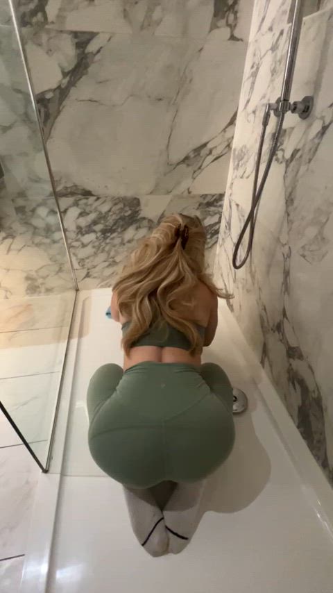 Cleaning in my favourite lulus