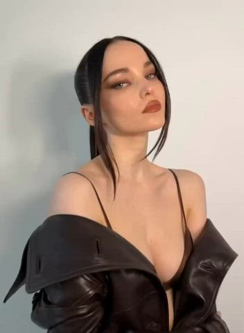 actress brunette celebrity cleavage natural tits small tits clip