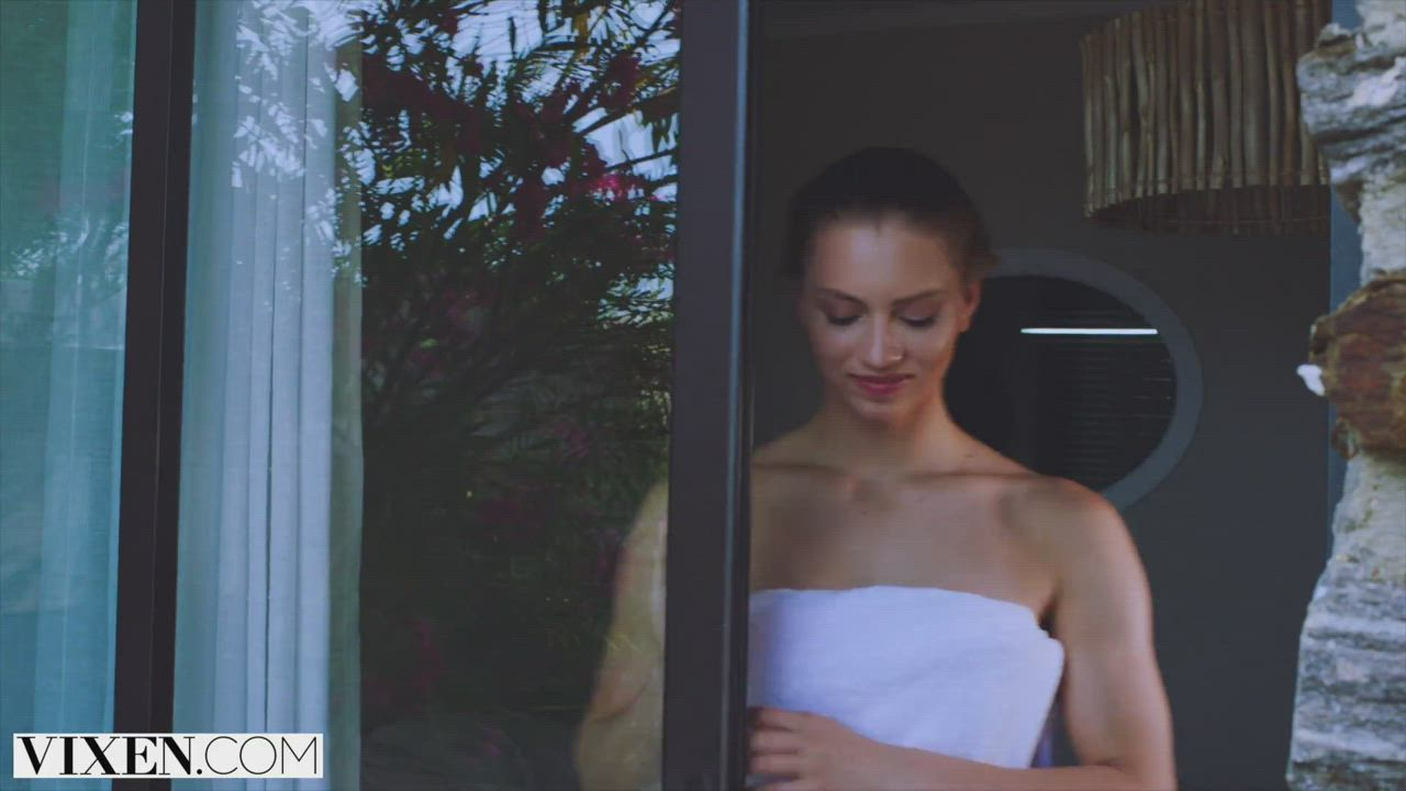 Blonde Fitness Small Tits clip