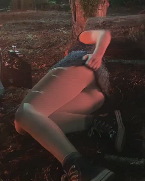 Celebrity Clothed Upskirt clip