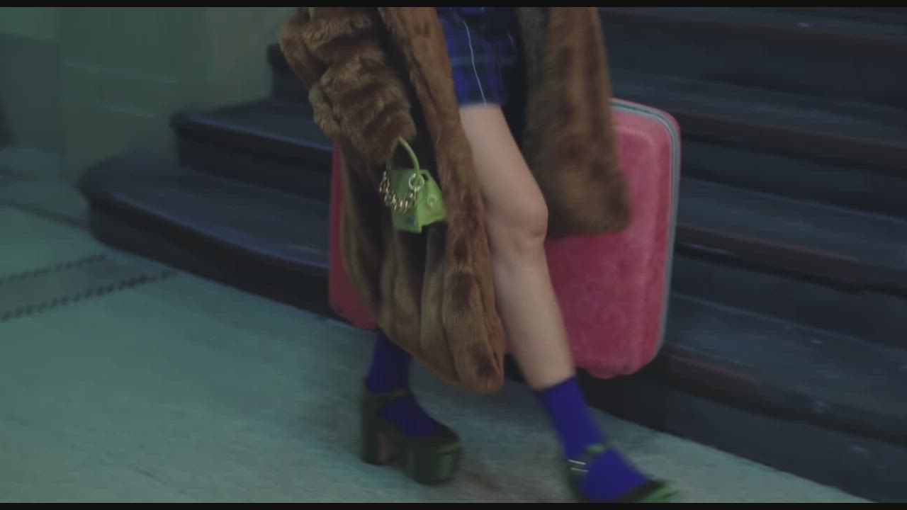 Blonde Cute Heels clip