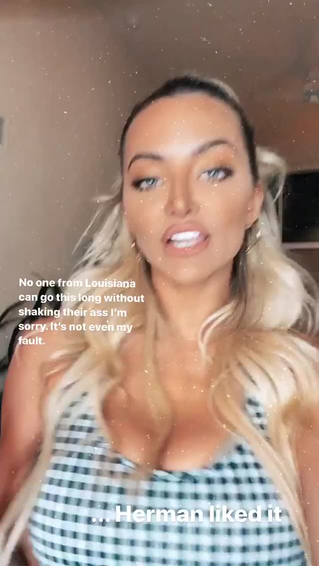 Lindsey Pelas