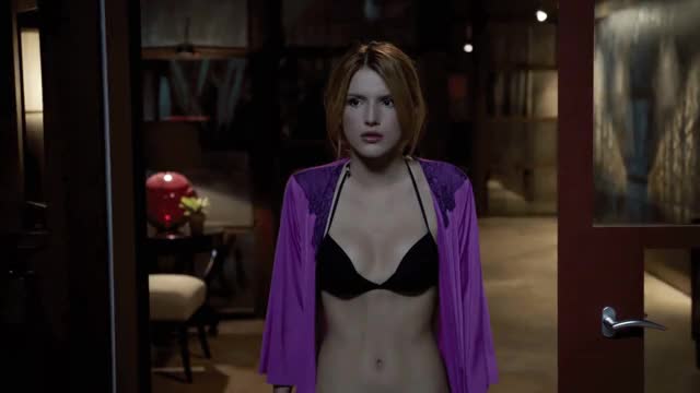 Bella Thorne clip