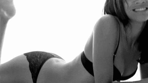 Zoe Saldana clip