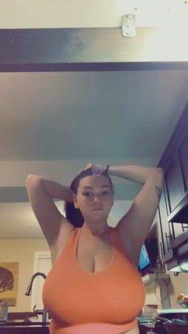 busty cleavage huge tits clip