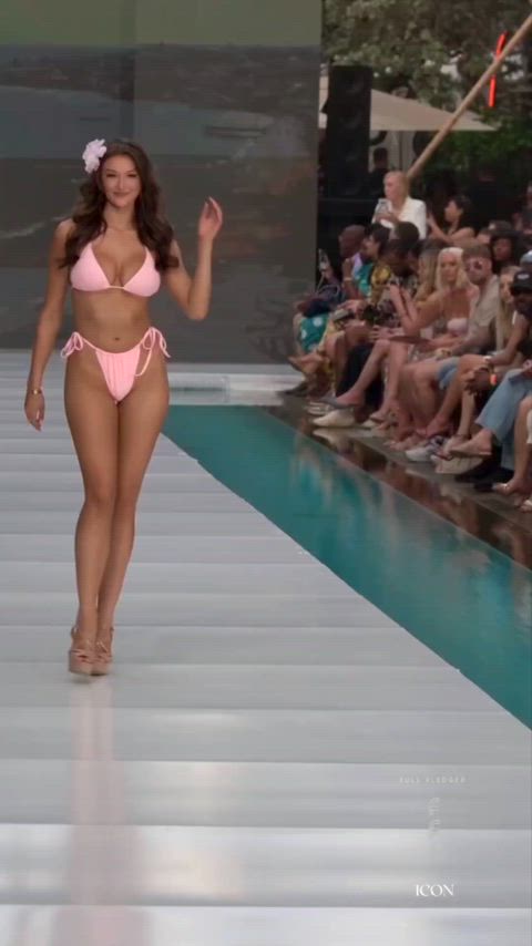 ass babe big tits model sexy swimsuit tits clip