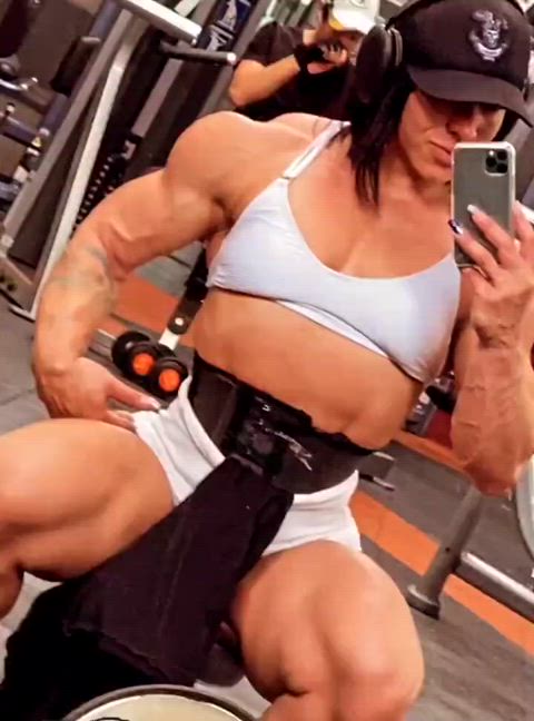 muscles muscular girl muscular milf clip