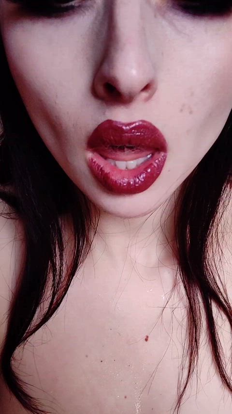 Sometimes I just wanna see how much spit I can produce 🙈🖤