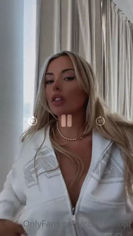 ass back arched tits clip