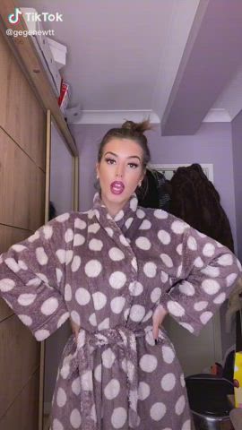 amateur big tits cleavage homemade natural tits tiktok clip