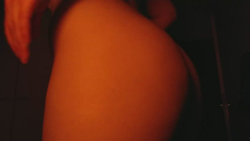 Bubble Butt Sideboob Slapping clip