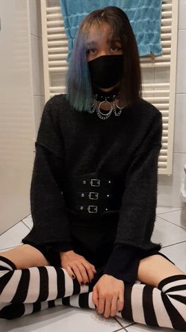 Do you like hung goth girls?