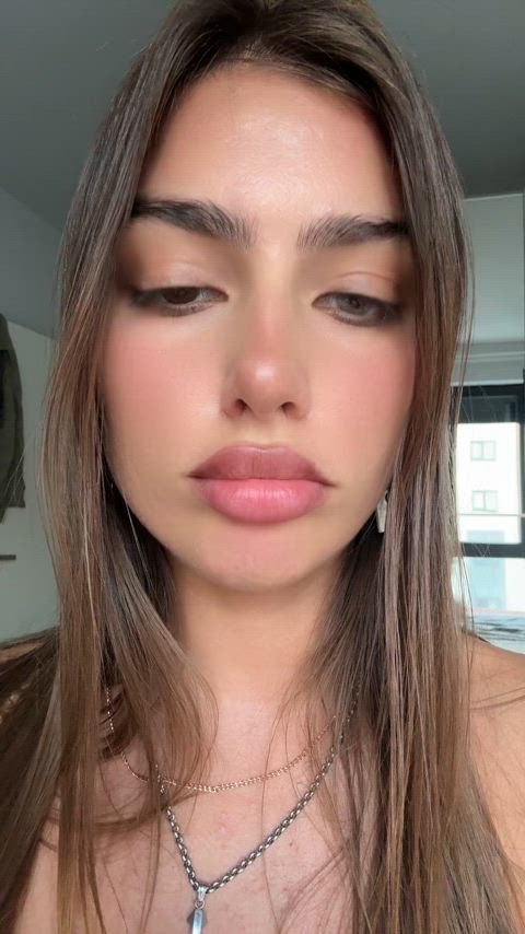 amateur boobs latina lips nsfw natural tits nipples onlyfans tease teen amateur-girls