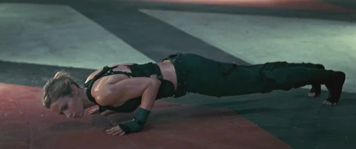 actress blonde celebrity emily blunt clip