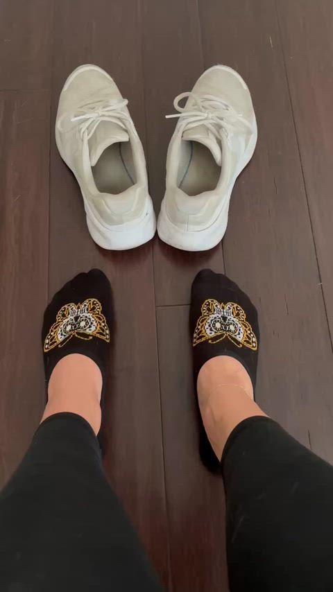 New Vans… don’t normally wear black, but they’re still cute 💕