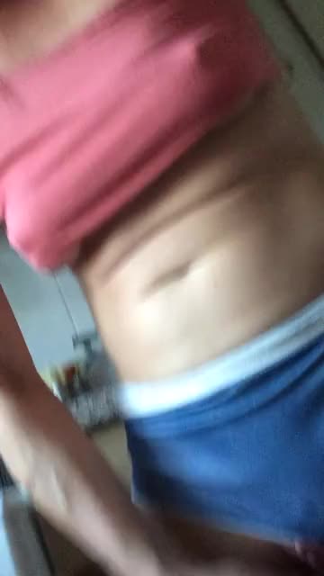 milf squirts in her kitchen