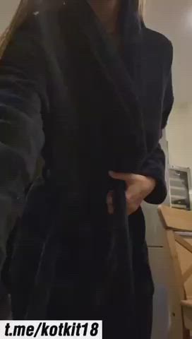 Flashing naked girl β£οΈ