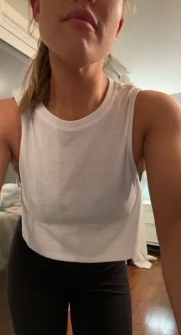 Blonde Flashing Pretty clip