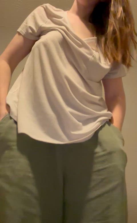 Just a cute little jiggle