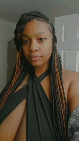 She got them JUGS ๐