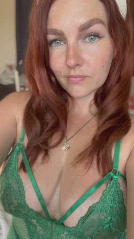 big tits green eyes milf redhead clip