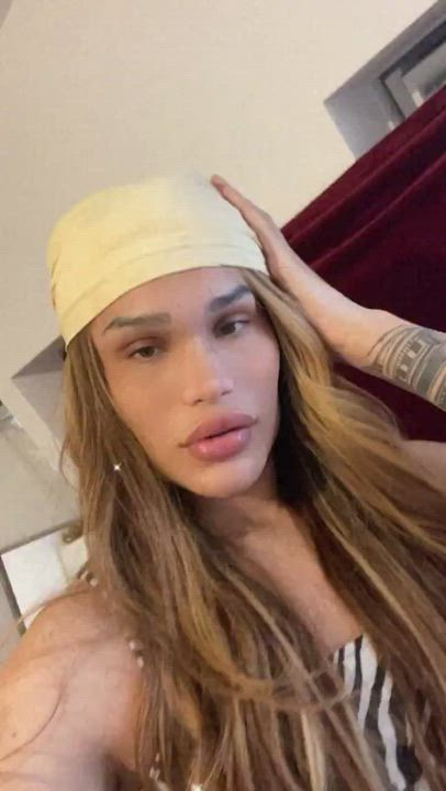 Babe Cock Trans clip