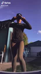 Jiggling Leggings TikTok clip