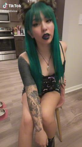 Flashing Hairy Pussy TikTok clip