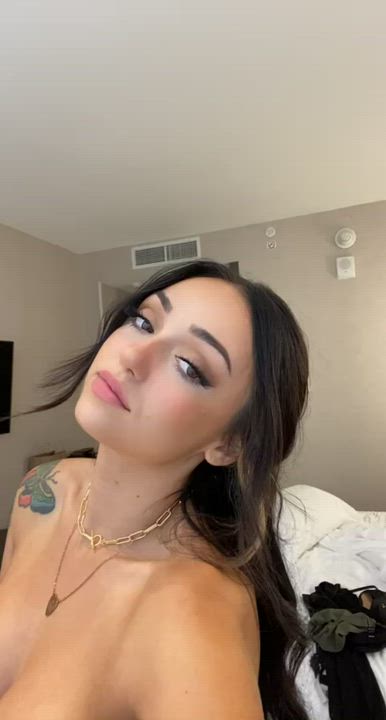 Hotel clip