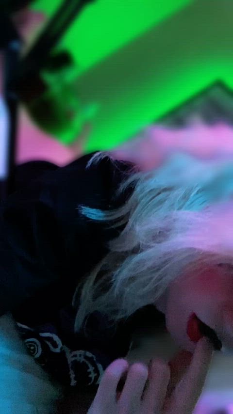 Booty booty jiggle jiggle Idk! uwu π