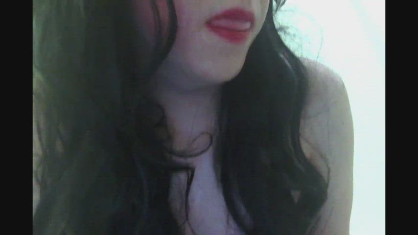 amateur brunette cam cum facial lips lipstick masturbating solo clip