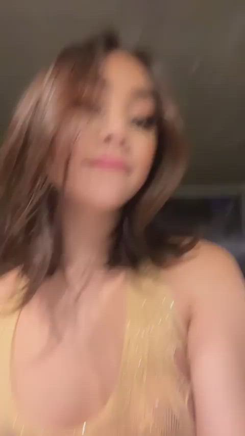 amateur exposed natural tits nipples puffy nipples selfie teen tits clip