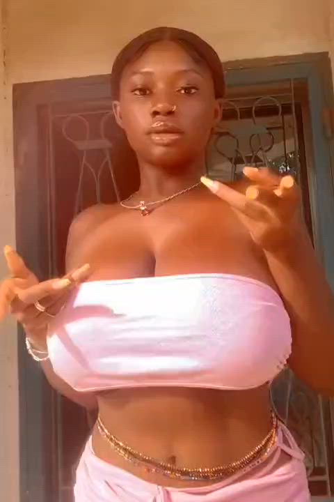 african big tits busty cleavage clothed dancing ebony natural natural tits amateur-girls