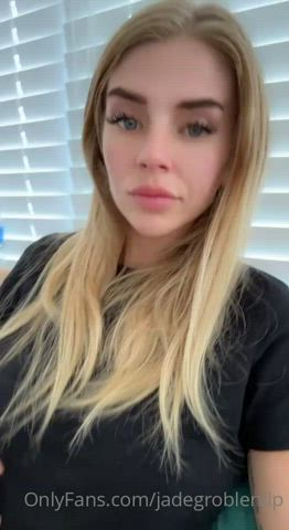 blonde blue eyes boobs clip