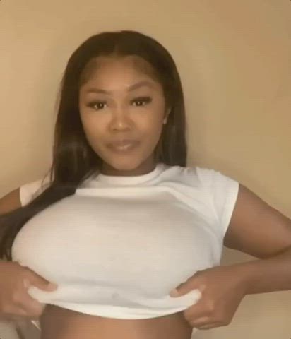Big Tits Ebony Flashing Tits clip