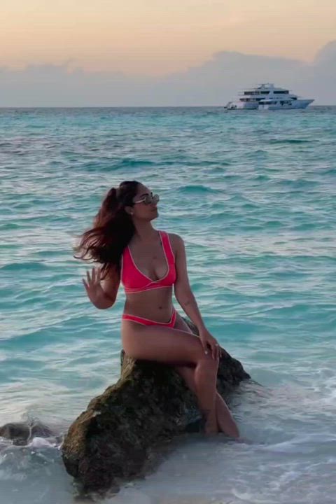 Bikini babe