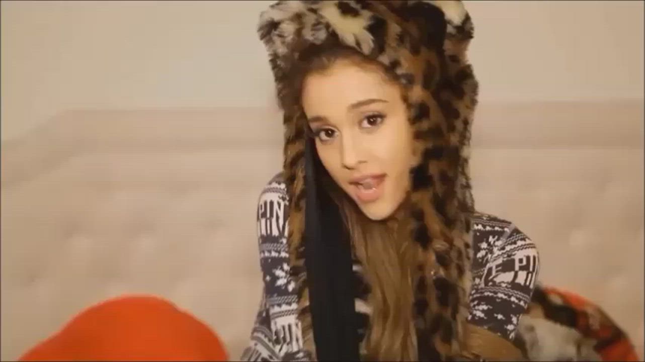 Ariana Grande Cum Fake clip