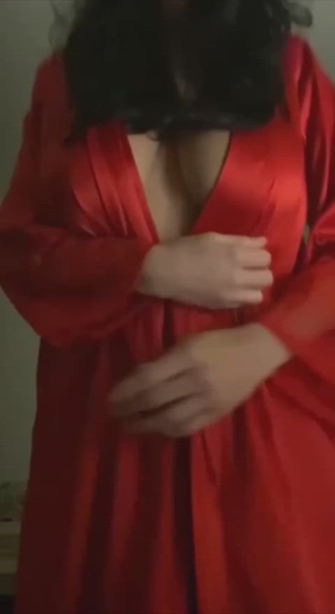 busty seduction undressing amateur-girls curvy-chicks just-boobs clip