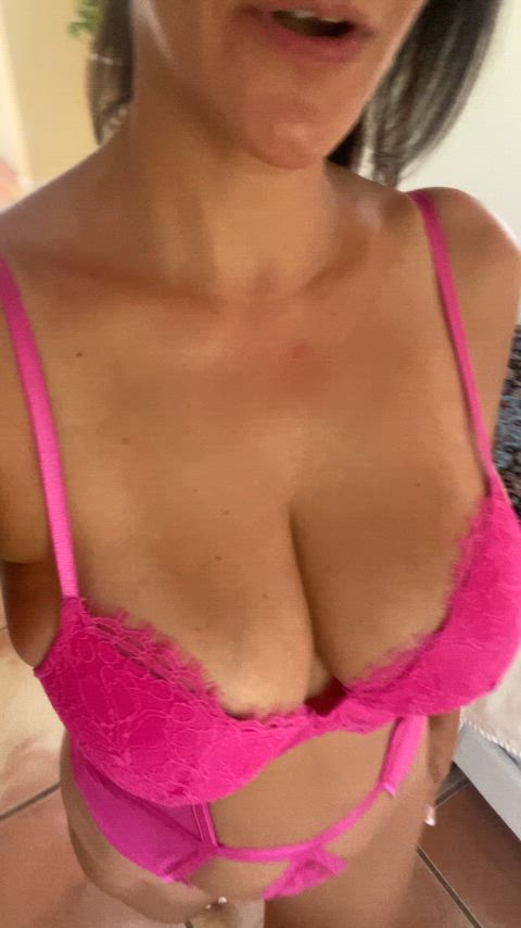 amateur big tits boobs cute milf onlyfans tits wife bouncing-boobs just-boobs clip