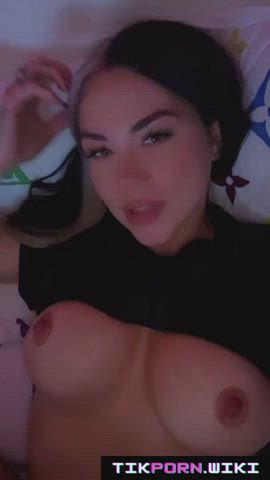 girls pussy licking queen latifah clip