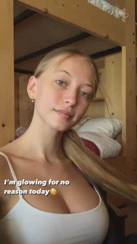 big tits canadian cleavage college cute huge tits natural tits ponytail teen clip