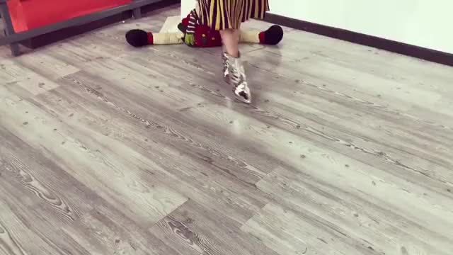 Celebrity clip